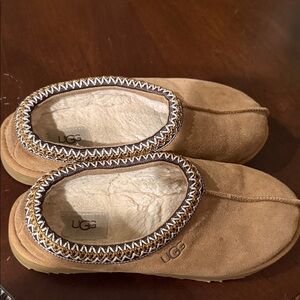 UGG Tasmans